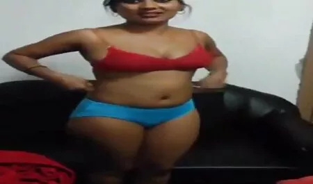 Ela chupou a jovem destreza e colocou videos gratis de lesbicas o dedo entre as pernas