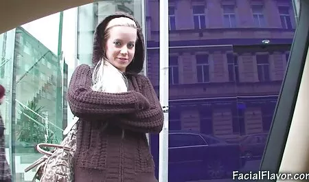 Bonito jovem puta quero ver os melhores vídeo pornô com caixa no transporte