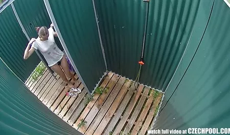 O cabeleireiro seduziu o homem enquanto red tub gratis seu amante usava penteados