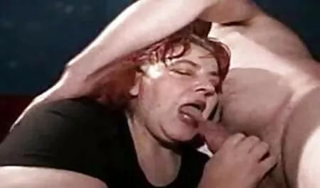 Fodendo sexo lesbico gratuito na frente do espelho