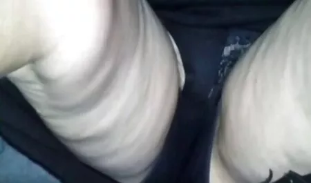 Diversão Loira e bonita morena videos eróticos online
