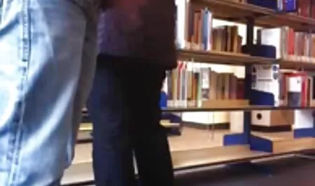 Sugere-se esfregar seu corpo incrível com óleo assistir vídeo de sexo pornô grátis