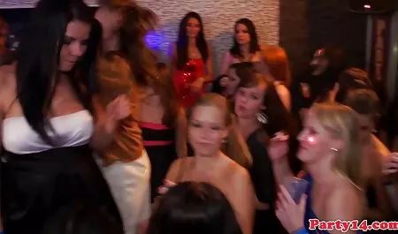 Menina quente filme de sexo online gratis pendurado assistindo gato Gato