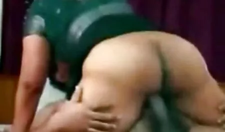O chefe do departamento de pessoal tem med com uma secretária na filmes gratis prono mesa