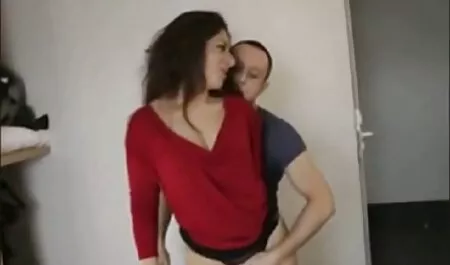 Pessoas impregnadas pelo casal russo fodendo na parte de trás da samba porno gratis garagem
