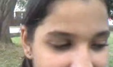 Na posição 69, ele videos sexo gay negros está amarrado a sua esposa e segura o pênis em sua boca